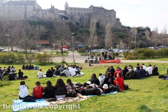 Viterbo - L'assemblea operai-studenti a Valle Faul