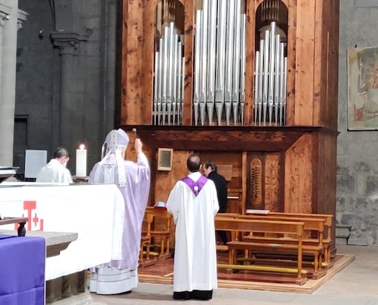 Abbazia San Martino al Cimino - Il vescovo benedice l'organo