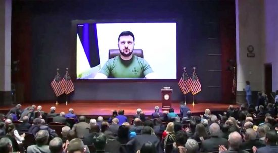 Washington - Il presidente ucraino Zelensky in videocollegamento con il Congresso americano