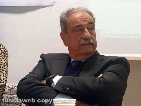 Viterbo - Il segretario nazionale della Uil scuola Pino Turi