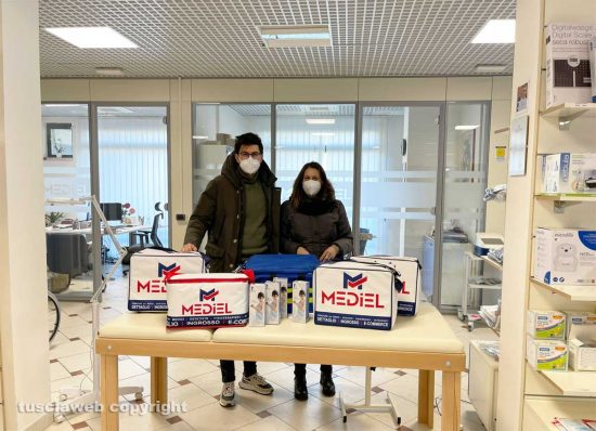 Viterbo - Consegnati materiale sanitario e medicinali alla comunità ucraina
