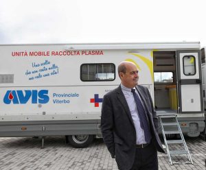 Viterbo - Zingaretti di fronte alla nuova plasma-emoteca Avis