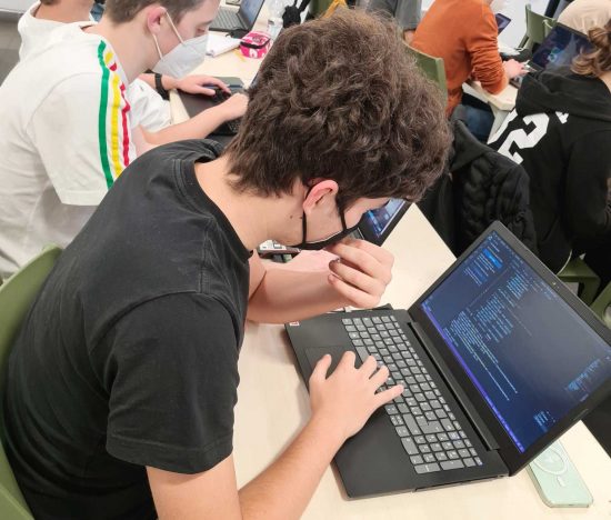Tarquinia - Gli studenti del Cardarelli al campus Stem di robotica e programmazione videogiochi