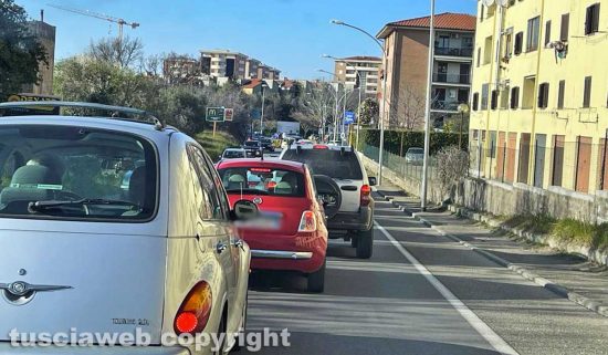 Viterbo - Traffico in tilt sulla tangenziale ovest