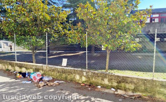 Immondizia al quartiere Salamaro