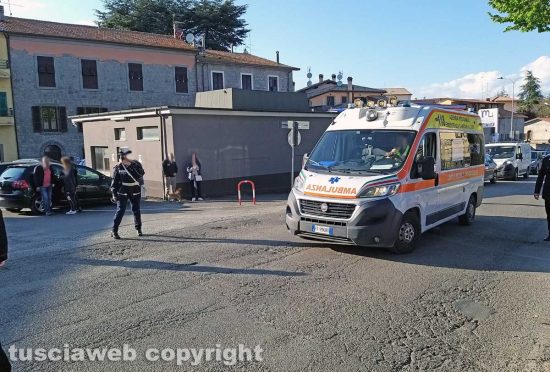 Montefiascone - Bimbo cade mentre salta sul tappeto elastico - L'intervento di polizia locale e 118