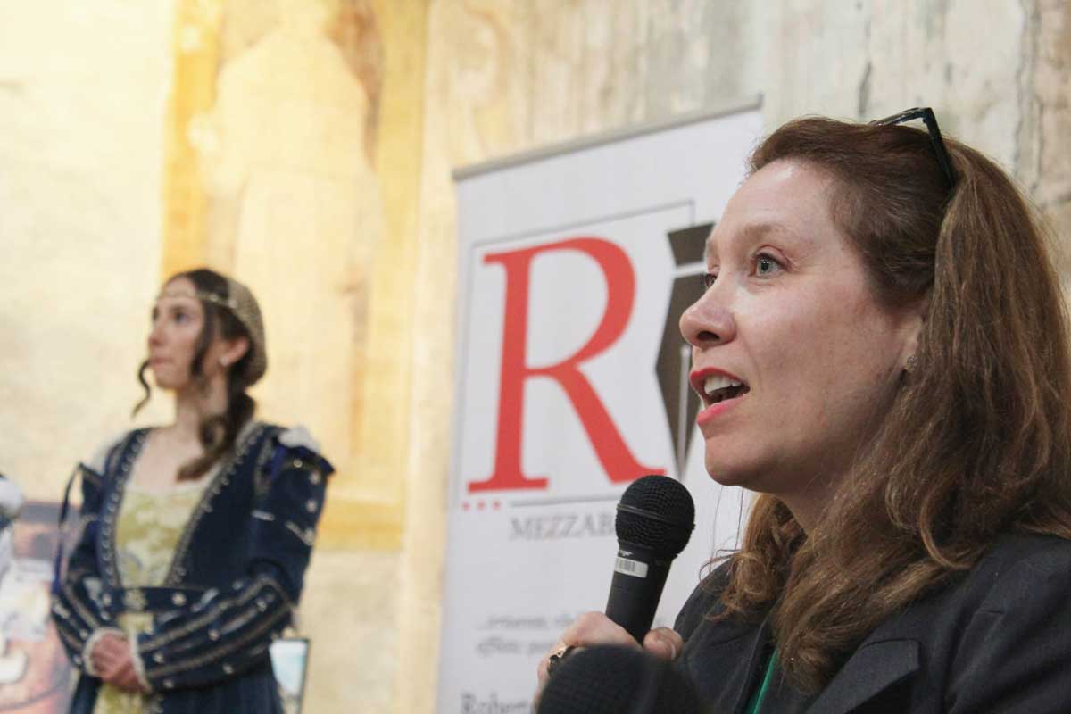 Giulia Farnese ritorna a Carbognano sulle ali del nuovo romanzo di Roberta  Mezzabarba - Tusciaweb.eu