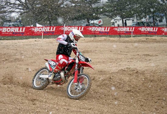 Sport - Motocross - Pierpaolo Anselmi sotto la neve a Cingoli