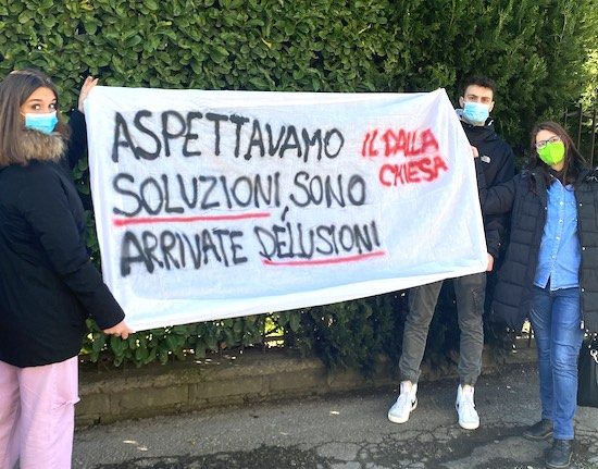 Montefiascone - Protesta degli studenti dell’istituto Carlo Alberto dalla Chiesa