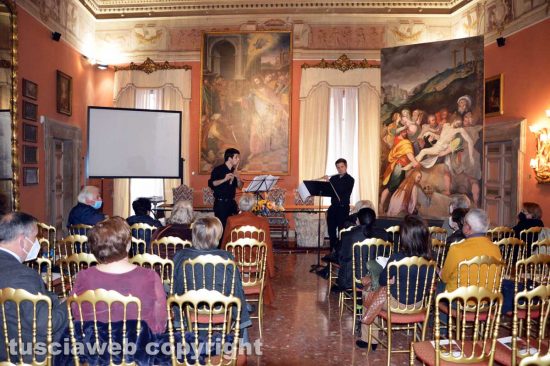Viterbo - La presentazione dei restauri del Crocifisso di Acquapendente 