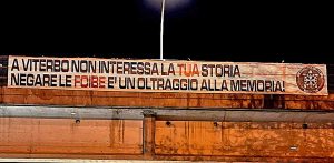 Foibe - Le immagini degli striscioni contro l'iniziativa Anpi inviate da CasaPound