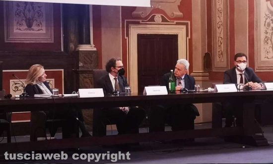 Università - Cerimonia di consegna degli attestati ai "manutentori del verde" del tribunale