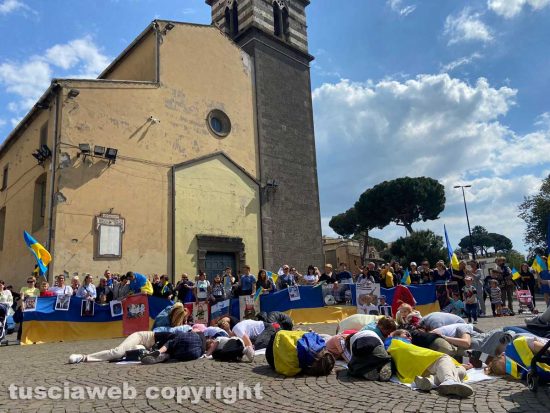 Viterbo - Ucraina - La manifestazione in piazza del Sacrario