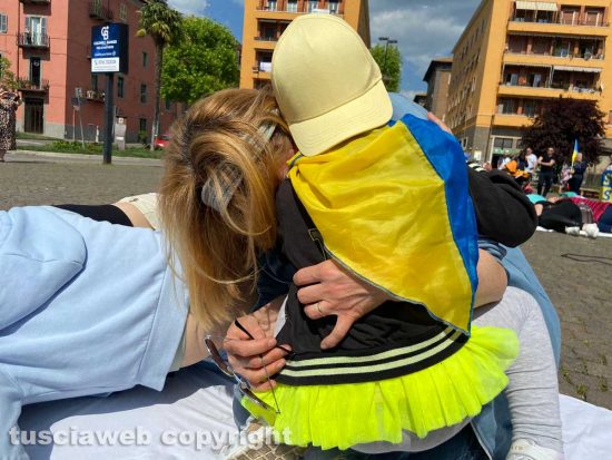 Viterbo - Ucraina - La manifestazione in piazza del Sacrario