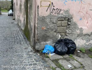 Viterbo - Abbandoni a via Faul 