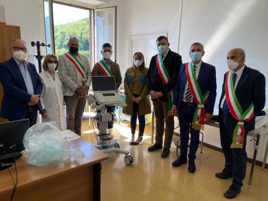 Valentano - La consegna di un ecografo al nuovo centro di cure primarie