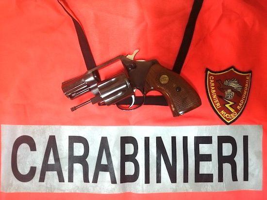 Terni - Il revolver sequestrato