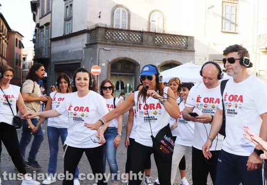 Viterbo - La camminata in musica della candidata sindaco Chiara Frontini