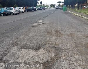 Civitavecchia - Strada dissestata