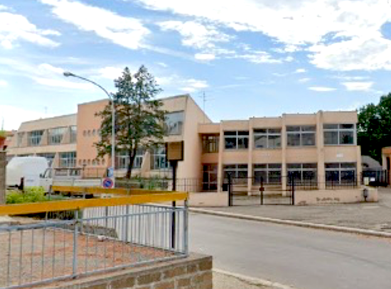 Tuscania - La scuola media in via 6 febbraio