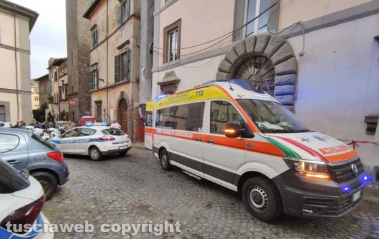 Viterbo - Ubriaco semina il panico in centro