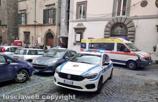 Viterbo - Ubriaco semina il panico in centro