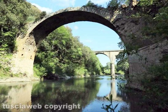 Ischia di Castro - Ponte sul fiume Fiora