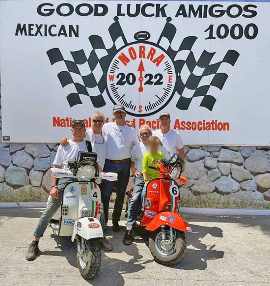 Gli equipaggi delle due Vespe alla 55esima Norra Mexican 1000