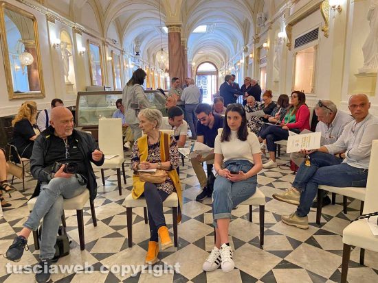 Viterbo - Luisa Ciambella presenta il programma elettorale al caffè Schenardi