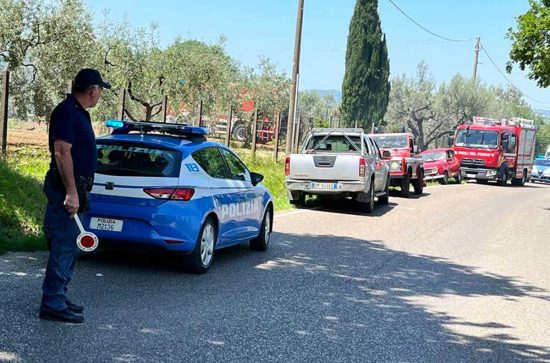 Incendio in strada Pian del Cerro