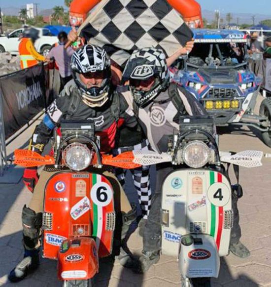 Gli equipaggi delle due Vespe alla 55esima Norra Mexican 1000