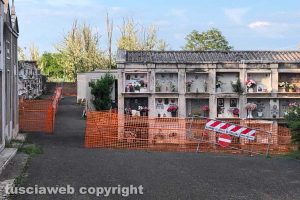 Civita Castellana - Degrado al cimitero