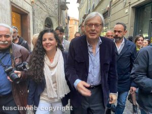 Vittorio Sgarbi e Chiara Frontini inaugurano la sede di “Io Apro Rinascimento”