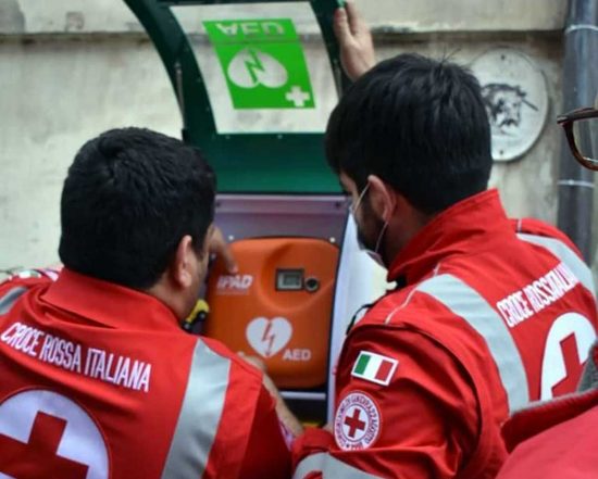 Il defibrillatore in via dell’Olmo a Ronciglione