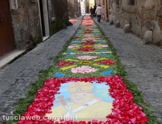 Civita Castellana - L'infiorata