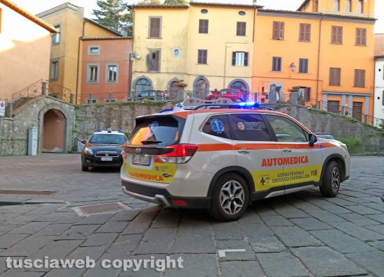 Montefiascone - Donna si sente male e sviene in casa - L'intervento di carabinieri e 118