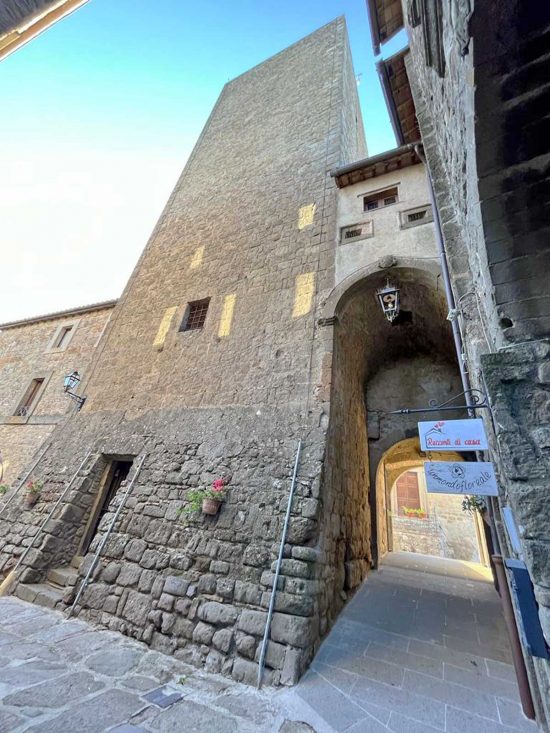 Bassano in Teverina - La Torre dell'Orologio