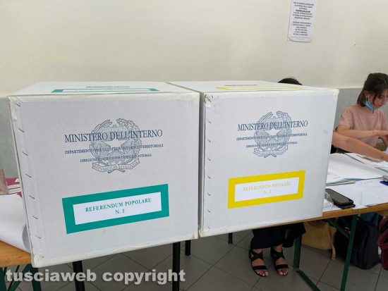 Referendum sulla giustizia - Un seggio elettorale