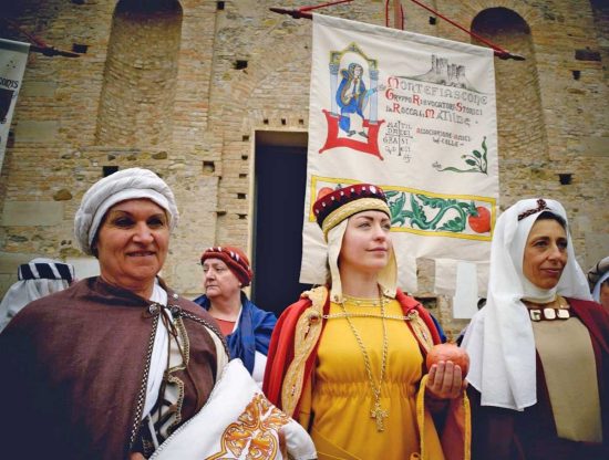 Quattro Castella - Il gruppo rievocatori storici “La Rocca di Matilde” al 56esimo corteo Matildico