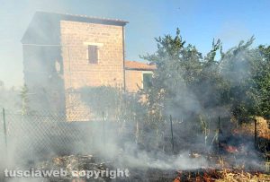Incendio in centro a Tessennano