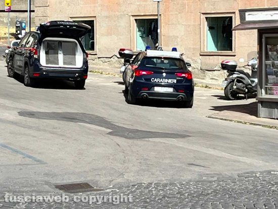 Carabinieri - Controlli dei carabinieri a piazza della Rocca