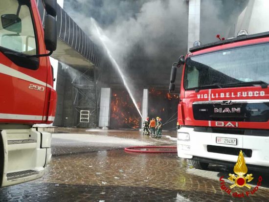 Roma - Vigili del fuoco - Incendio a Malagrotta