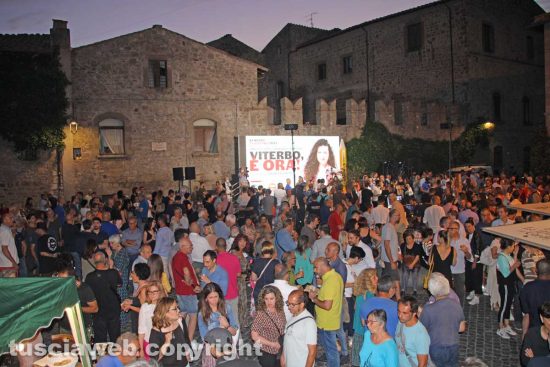 Chiara Frontini - Comizio finale a piazza San Carluccio