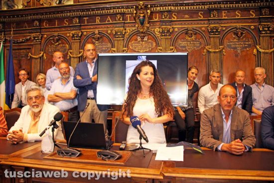 Chiara Frontini presenta la giunta