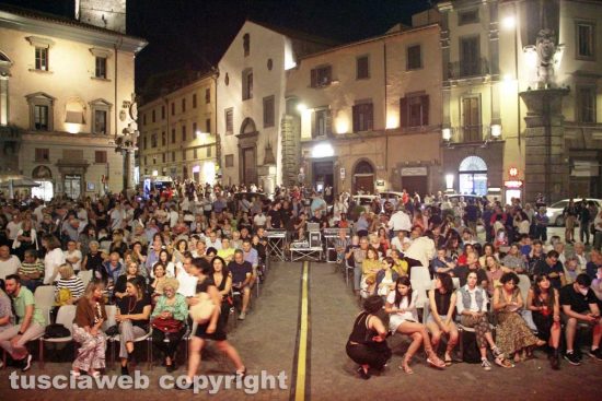 Viterbo - Il comizio conclusivo di Alessandra Troncarelli