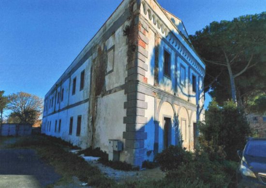 Tarquinia - L'esterno dell'albergo ecologico