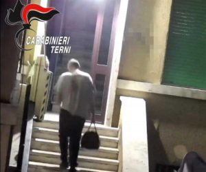 Terni - Carabinieri - Spaccio di droga ed estorsione, 6 arresti