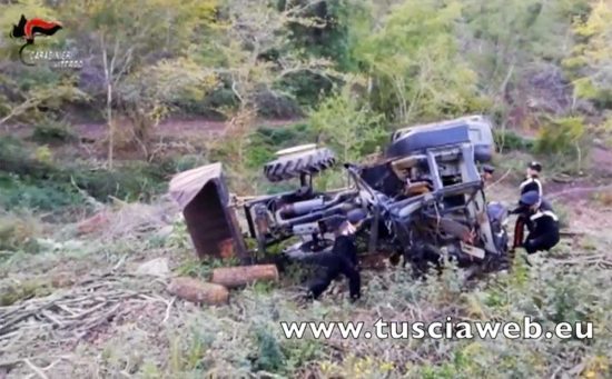 Soriano - Carabinieri sul luogo dove si è ribaltato il trattore di Botan Dumitru