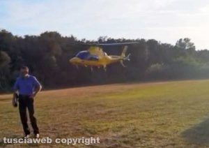Monte Romano - Esplosione e fiammata dentro a un camper, grave una donna - L'intervento dell'elisoccorso