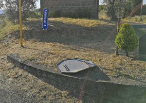 La segnaletica divelta su strada provinciale Bagnorese